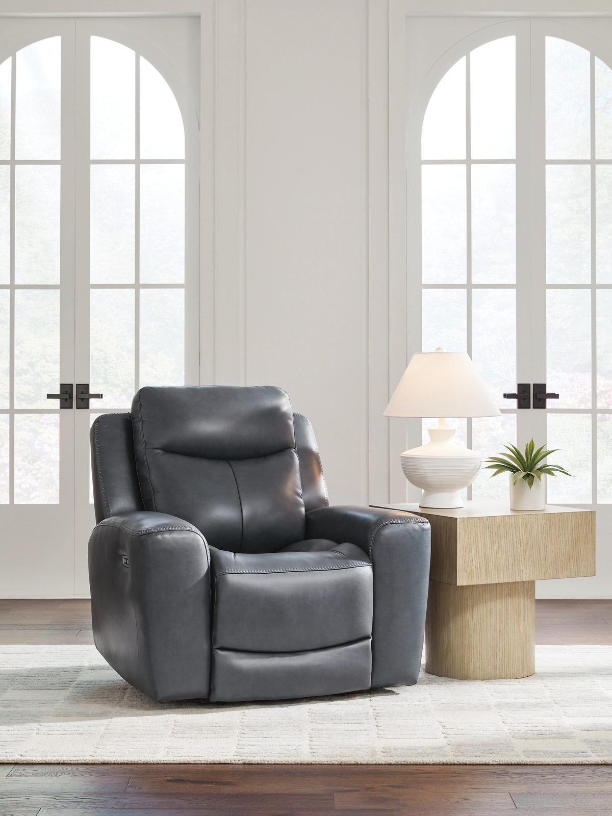 Wall-Hugger Recliner
